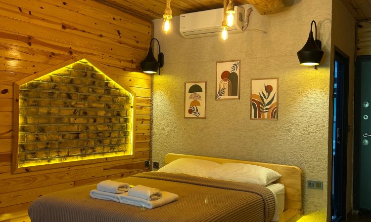 Nehir Manzaralı Bordo Vip Süit